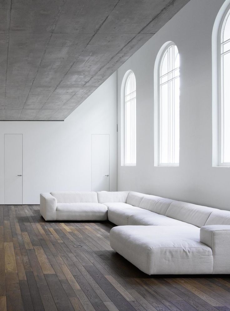 white-couch-living-room-design