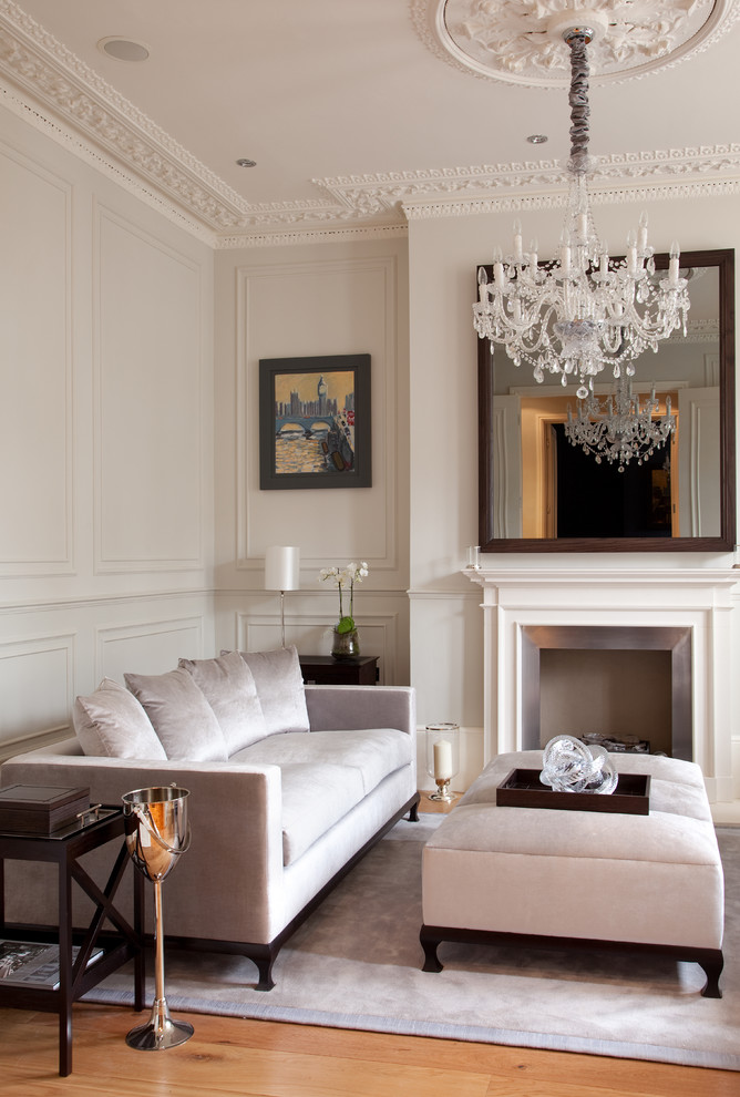 white-crown-molding-living-room