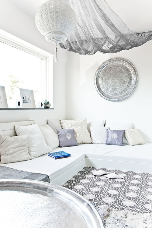 white-moroccan-living-room
