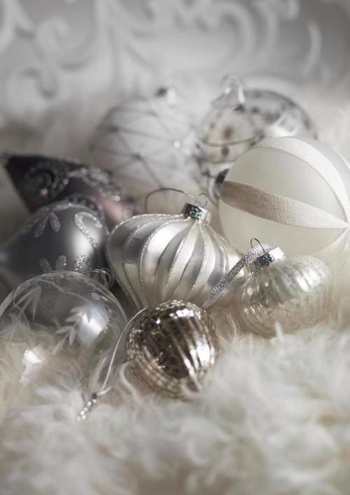 White and Silver Christmas Ornaments Ideas
