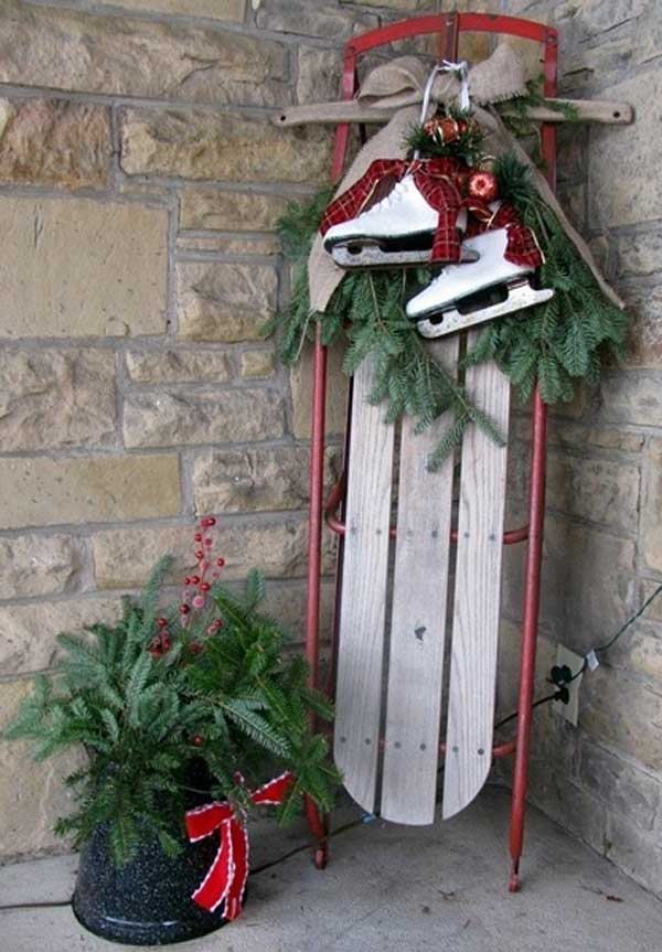 a-sled-with-front-porch-christmas-decorating-ideas