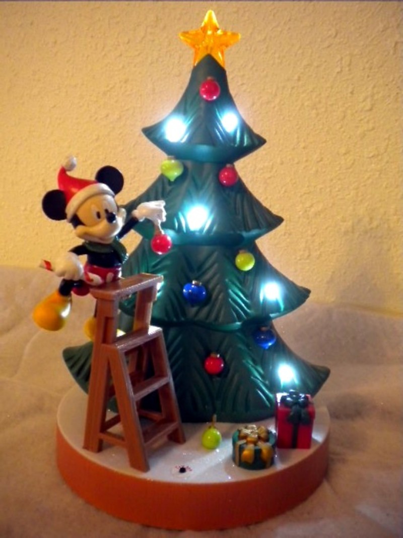 animated-disney-christmas-tree
