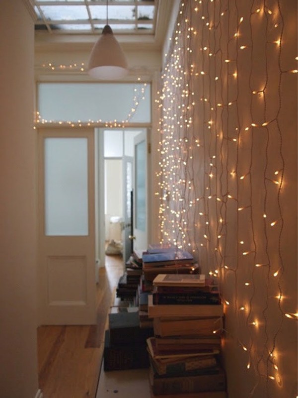 atmospheric-holiday-decorating-ideas-with-fairy-lights