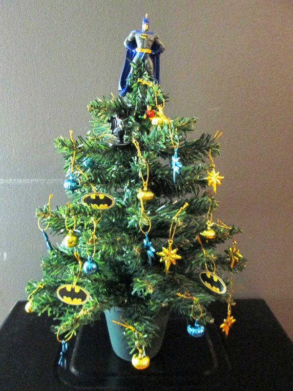 batman-mini-christmas-tree