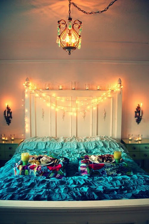 bedroom-with-christmas-light-view