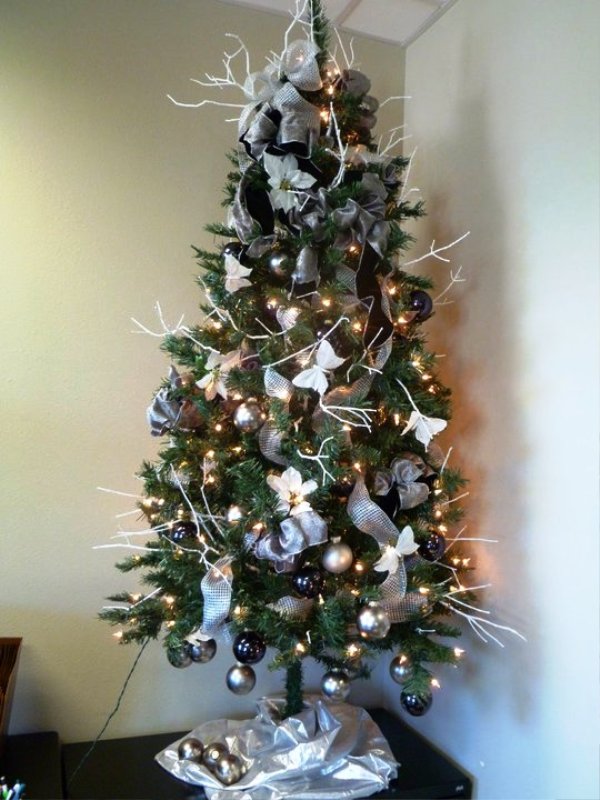 black-and-white-christmas-tree-decorations-prity-design