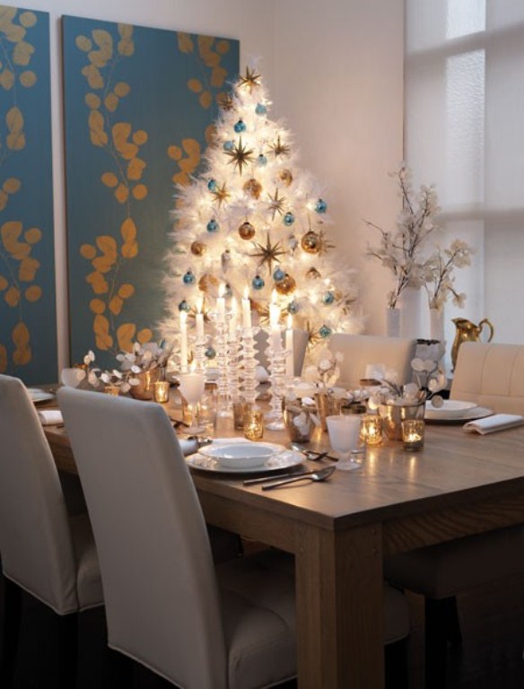 blue-and-gold-christmas-tree-decorations