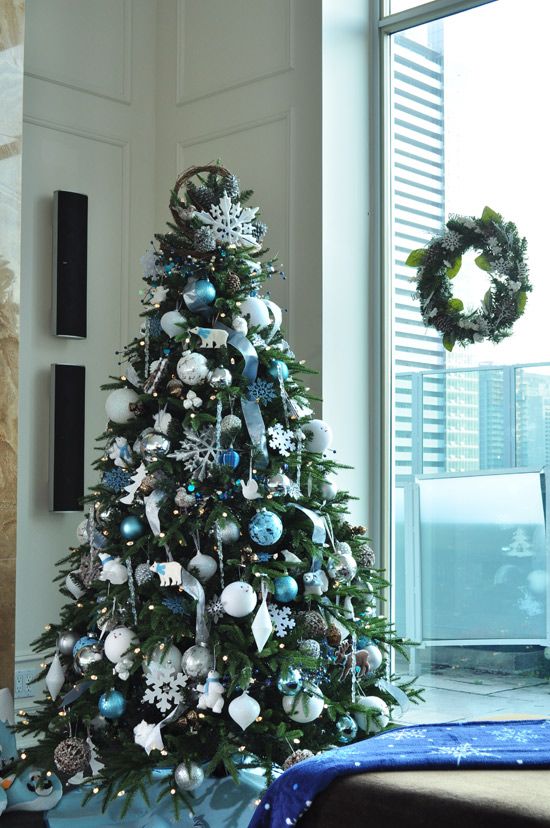 blue-and-silver-christmas-tree-ideas