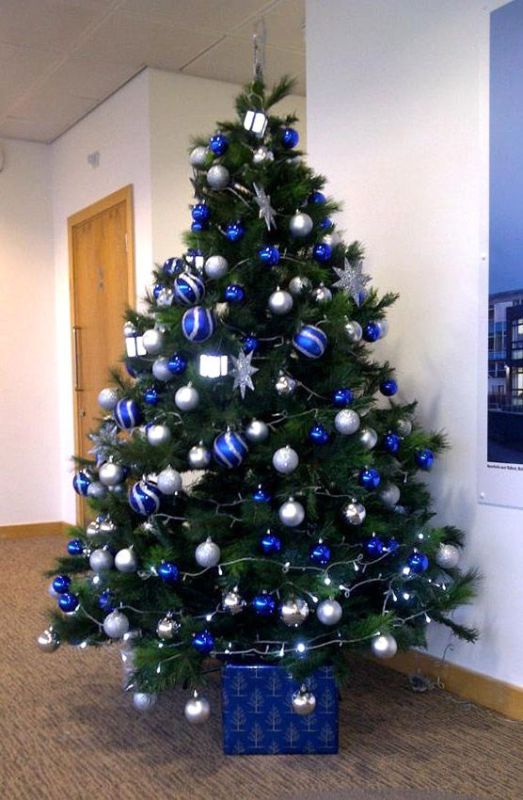 blue-and-silver-christmas-tree