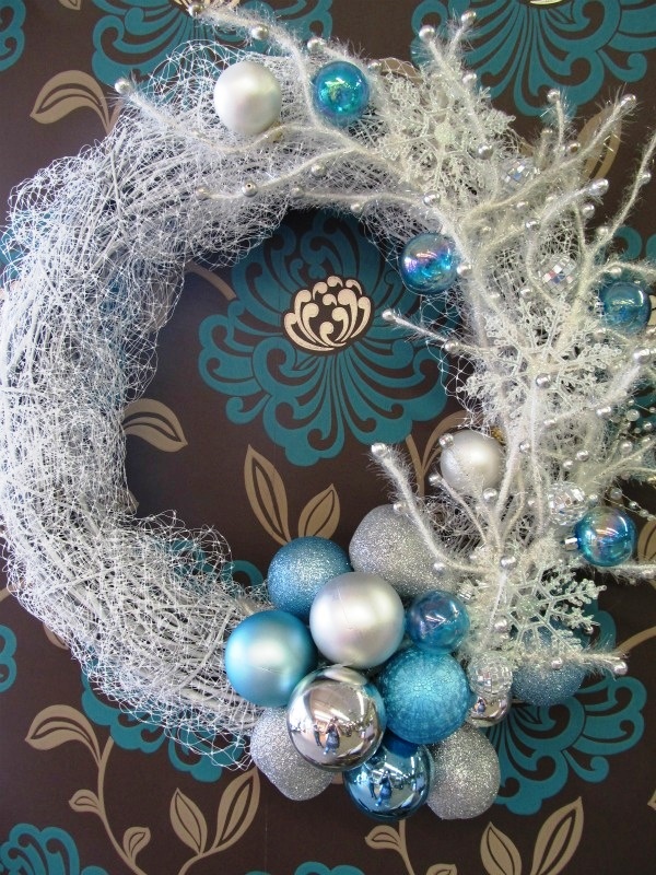 blue-and-silver-christmas-wreath