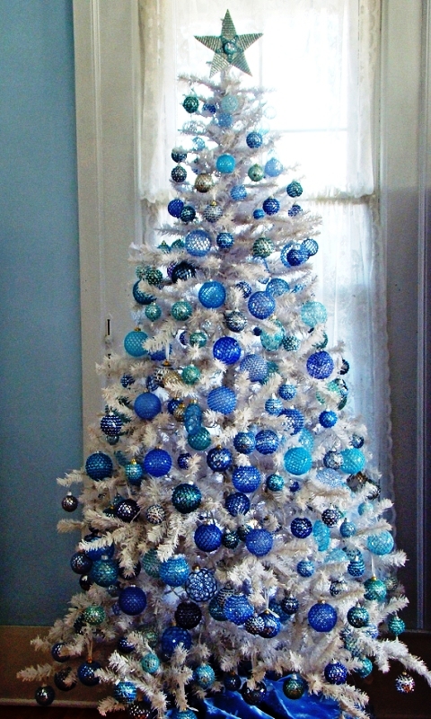 blue-and-white-christmas-tree-ideas