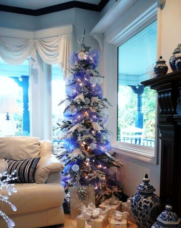 blue-with-white-christmas-tree-decorations
