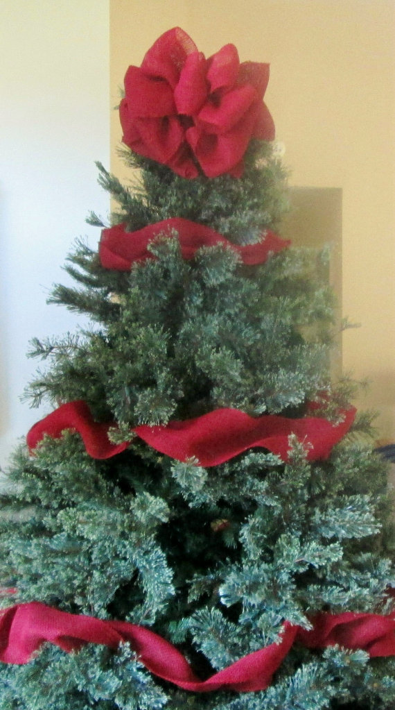 burlap-christmas-tree-bow-topper