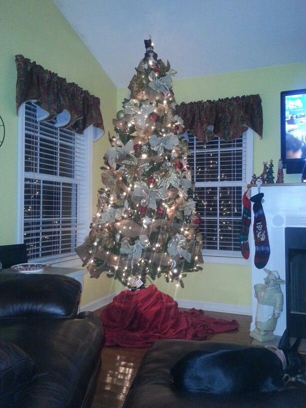 burlap-christmas-tree-decorations-ideas
