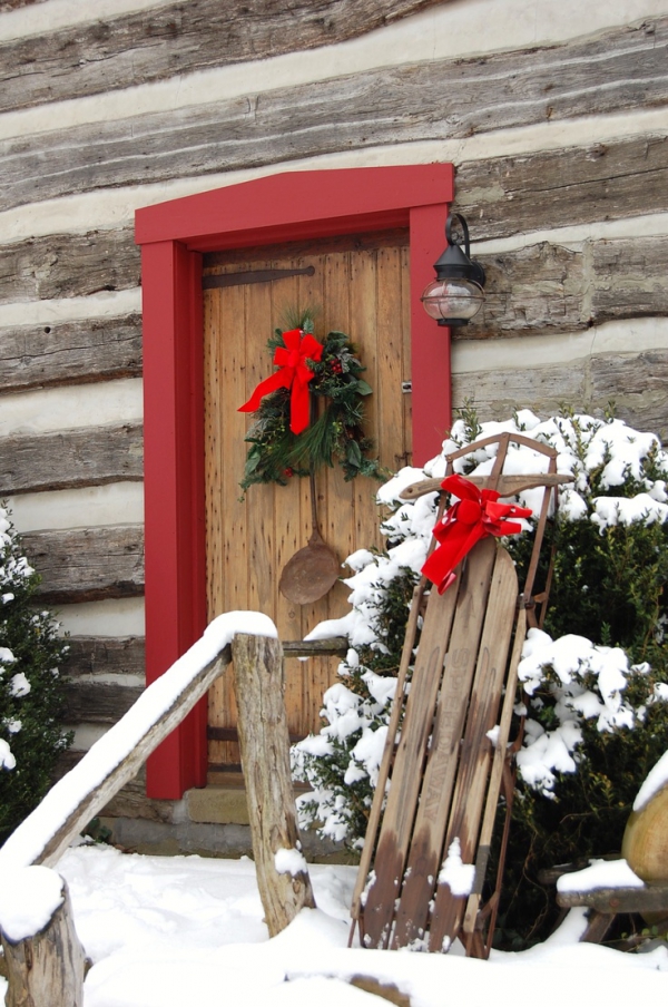 cabin-front-porch-christmas-decorating-ideas