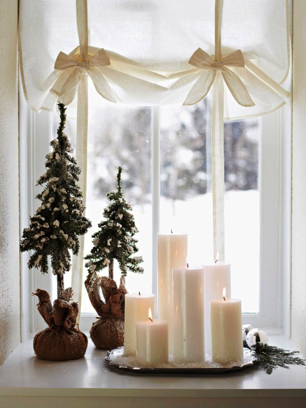 candles-and-christmas-tree