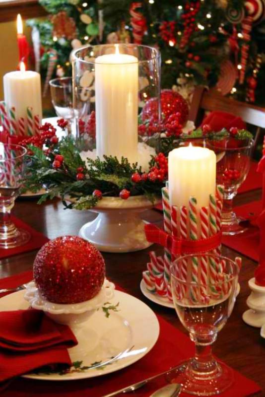 candy-cane-christmas-table-centerpiece