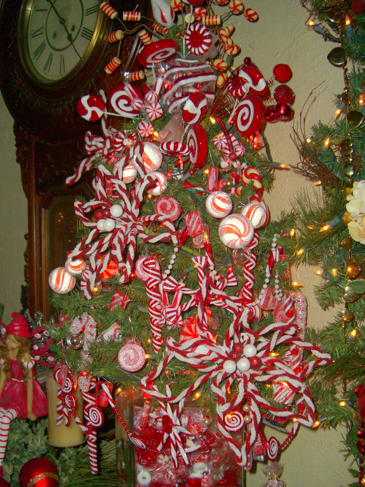 candy-cane-christmas-tree-design-view