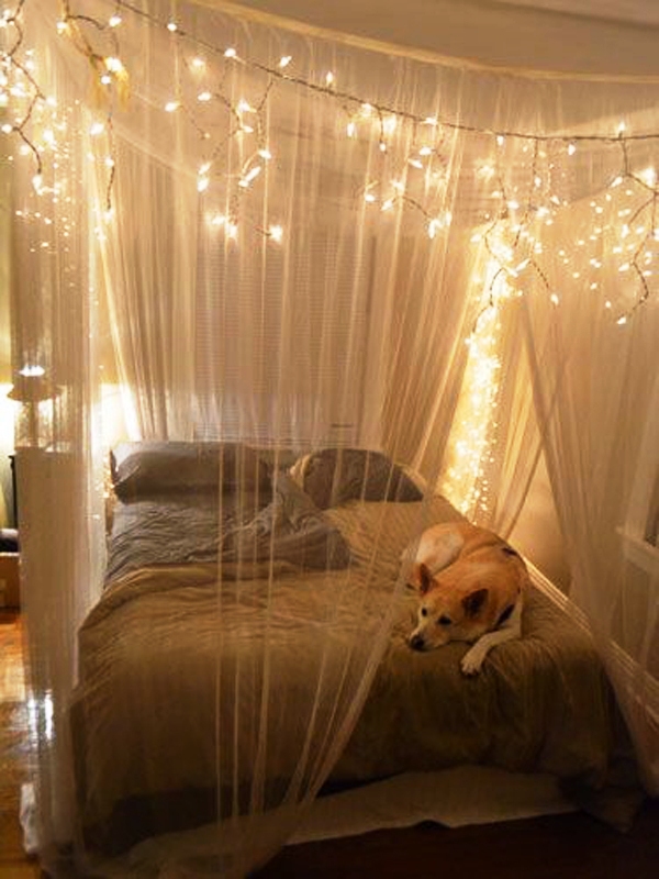 canopy-bed-bedrooms-with-fairy-lights