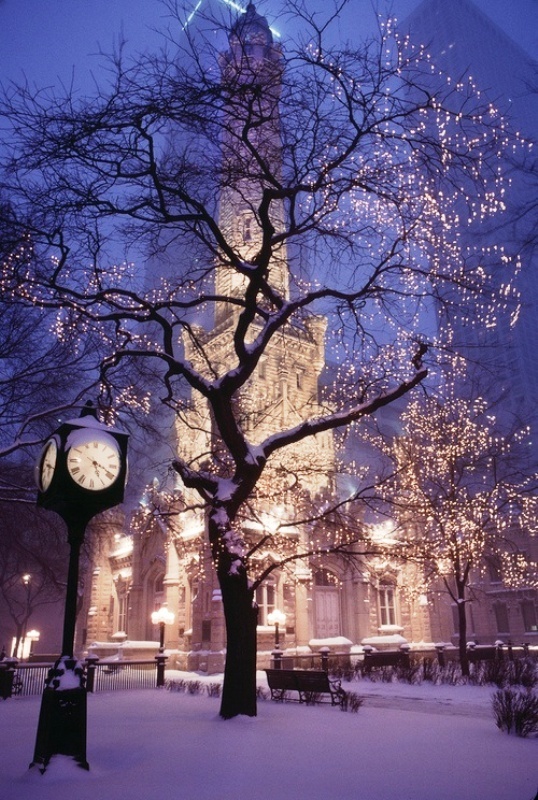 chicago-water-tower-christmas
