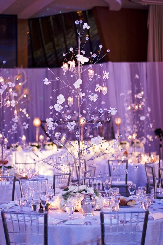 chirstmas-wedding-table-centerpieces-design-with-light