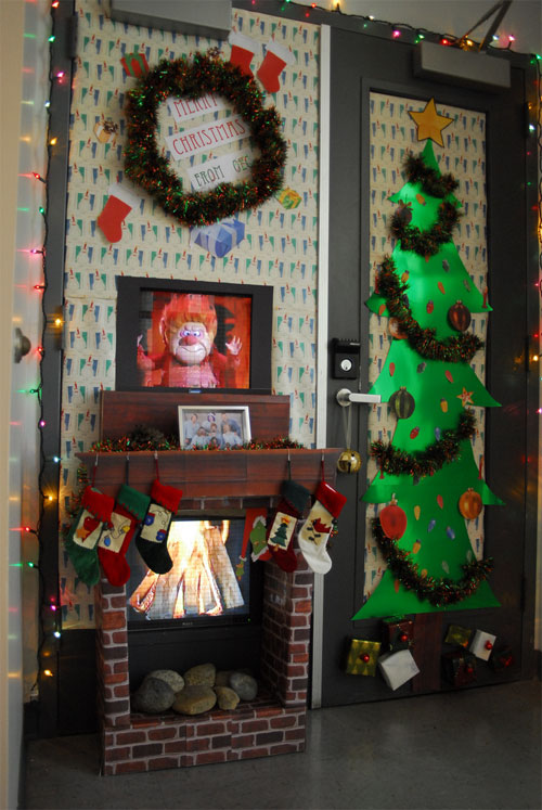 christmas-door-decorating-contest