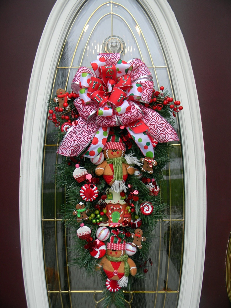 christmas-gingerbread-house-door-decor