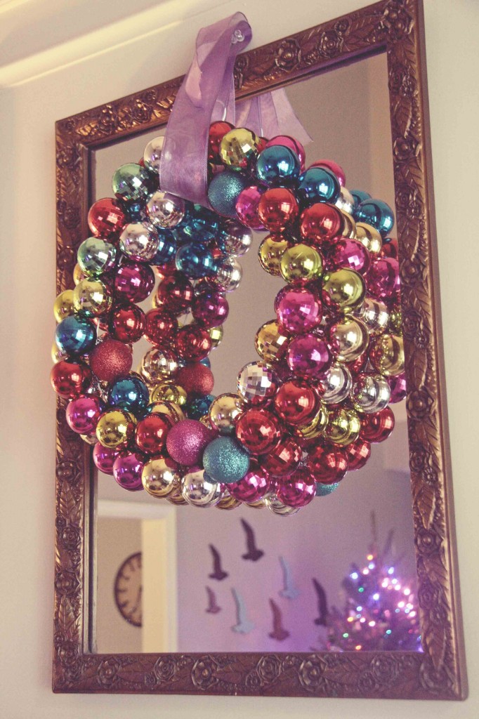 christmas-ornament-wreath-diy