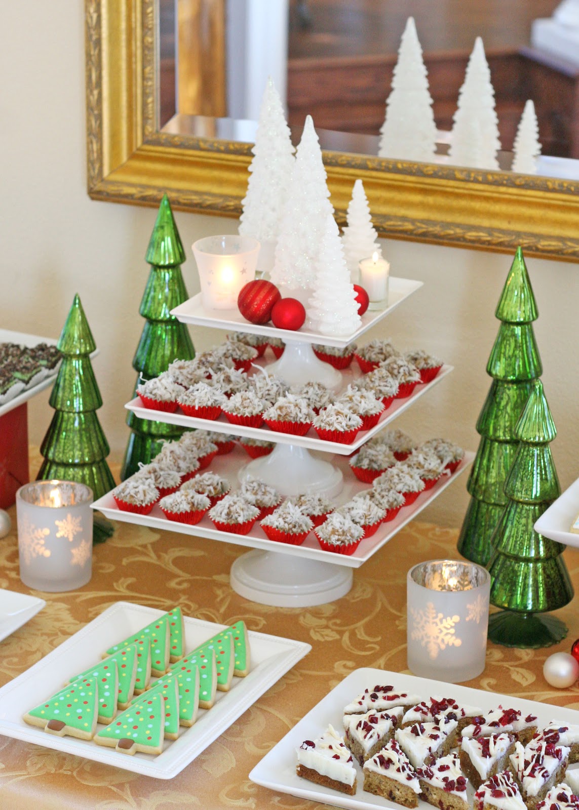 christmas-party-dessert-table