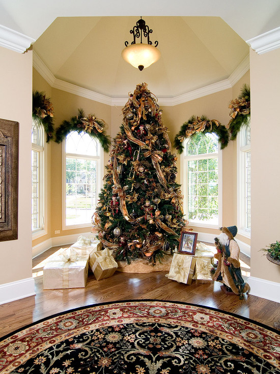 christmas-tree-decorating