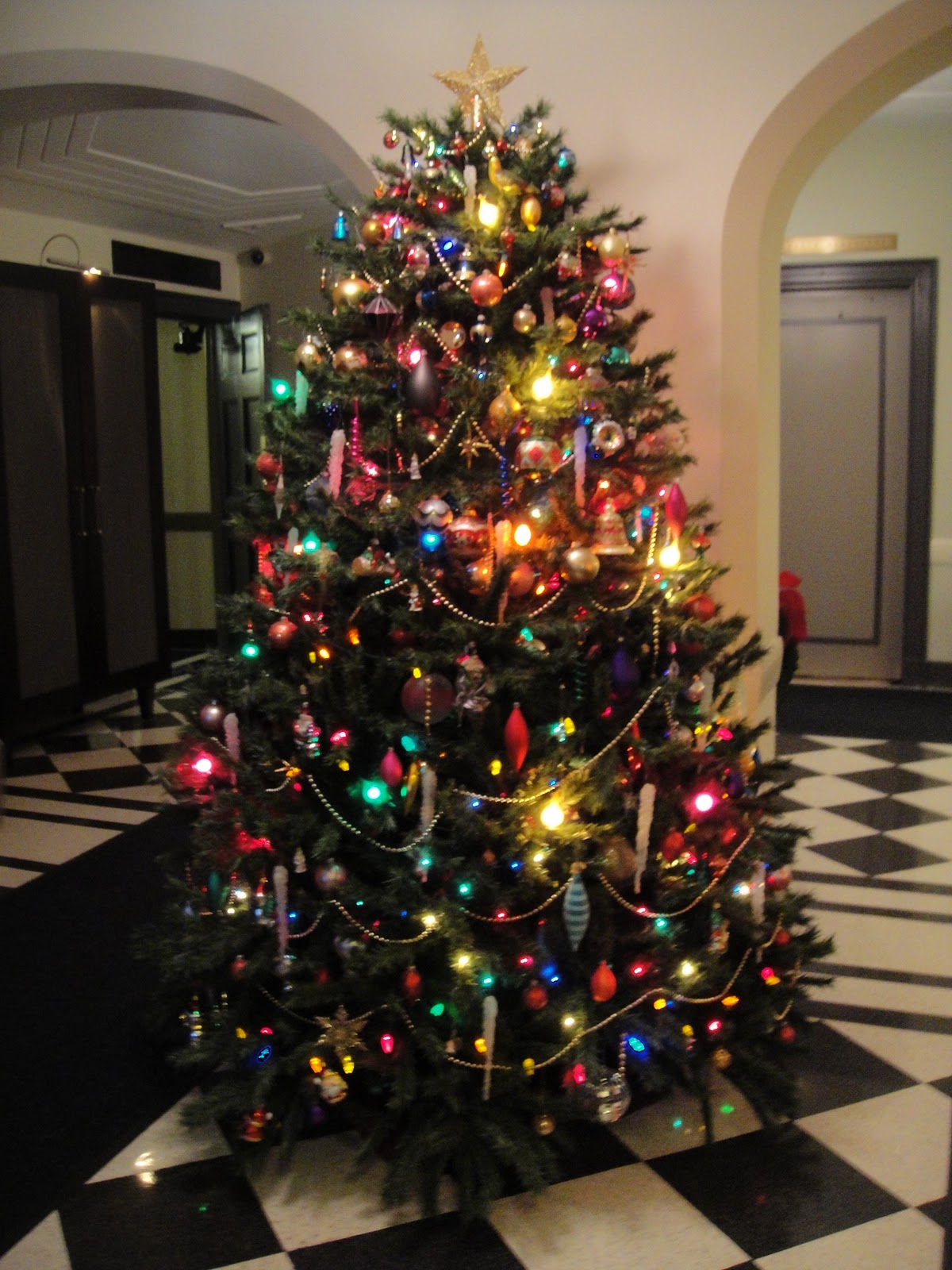 christmas-tree-decorating-idea