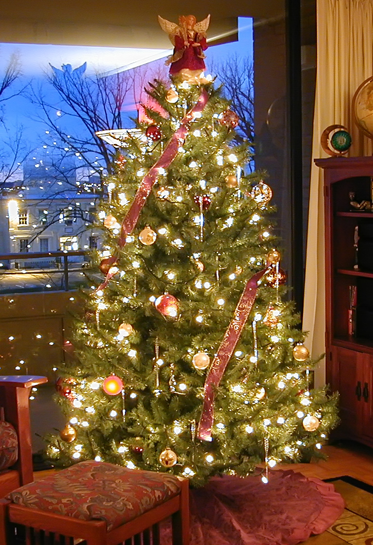 christmas-tree-decoration-design-view