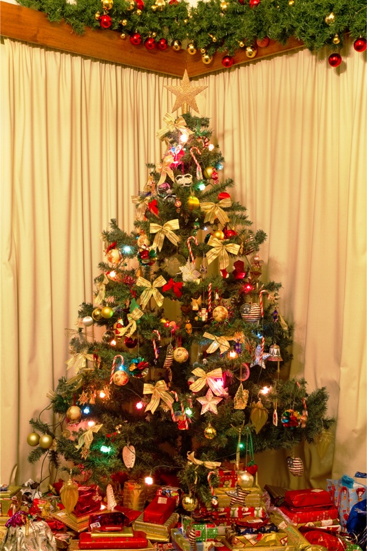 christmas-tree-decorations-fine-design