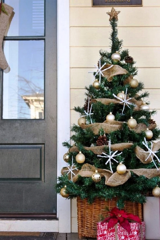 christmas-tree-door-decorating-ideas