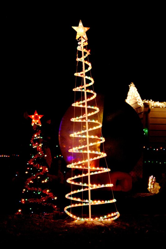 christmas-tree-light-decoration