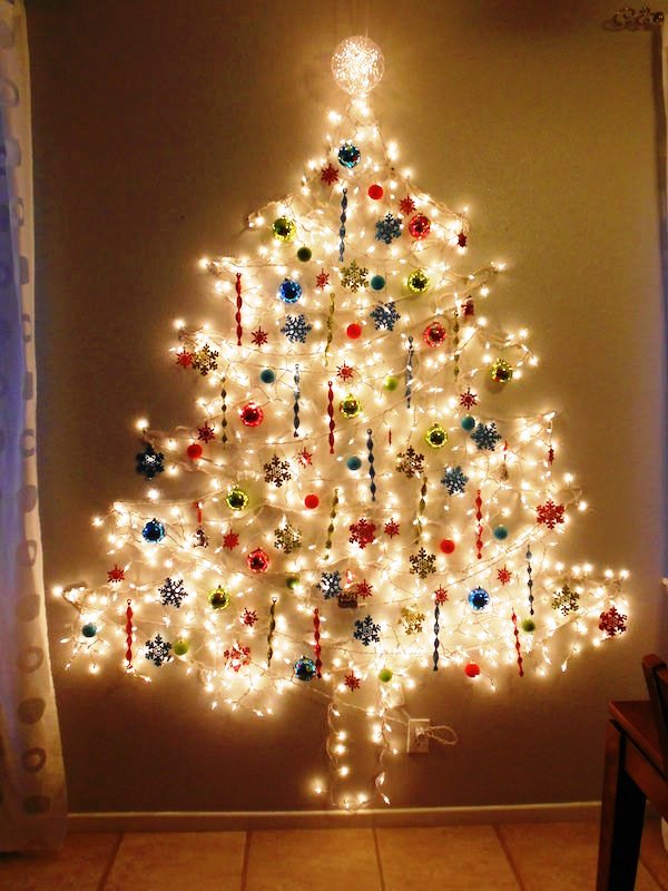 christmas-tree-lights-on-wall