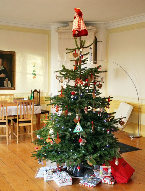 christmas-tree-mansion-scandinavian-design-ideas