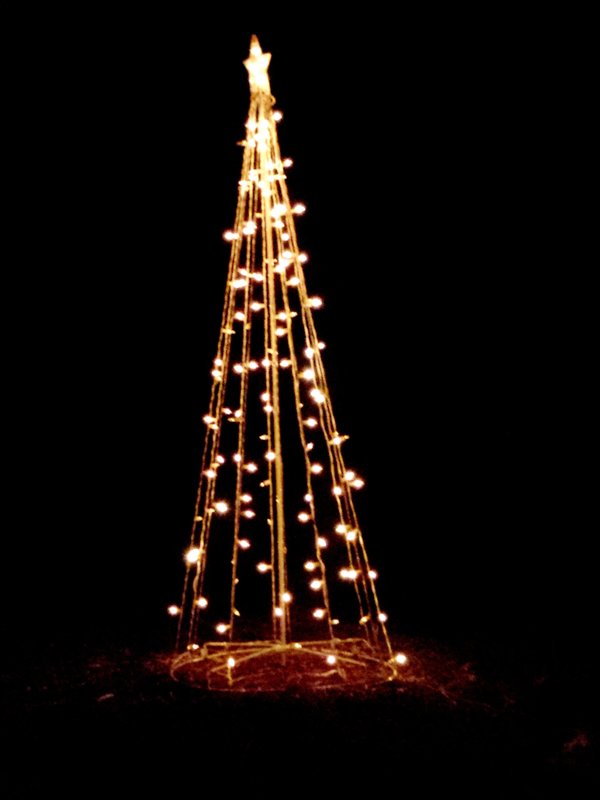 christmas-tree-shaped-like-light