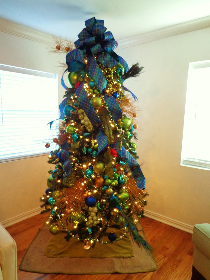 christmas-tree-teal-ribbon