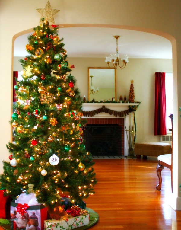 christmas-tree-theme-parties