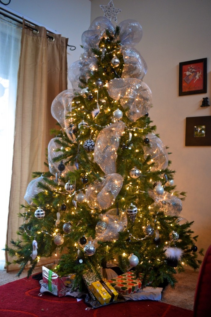 christmas-tree-with-mesh-ribbon-design-ideas