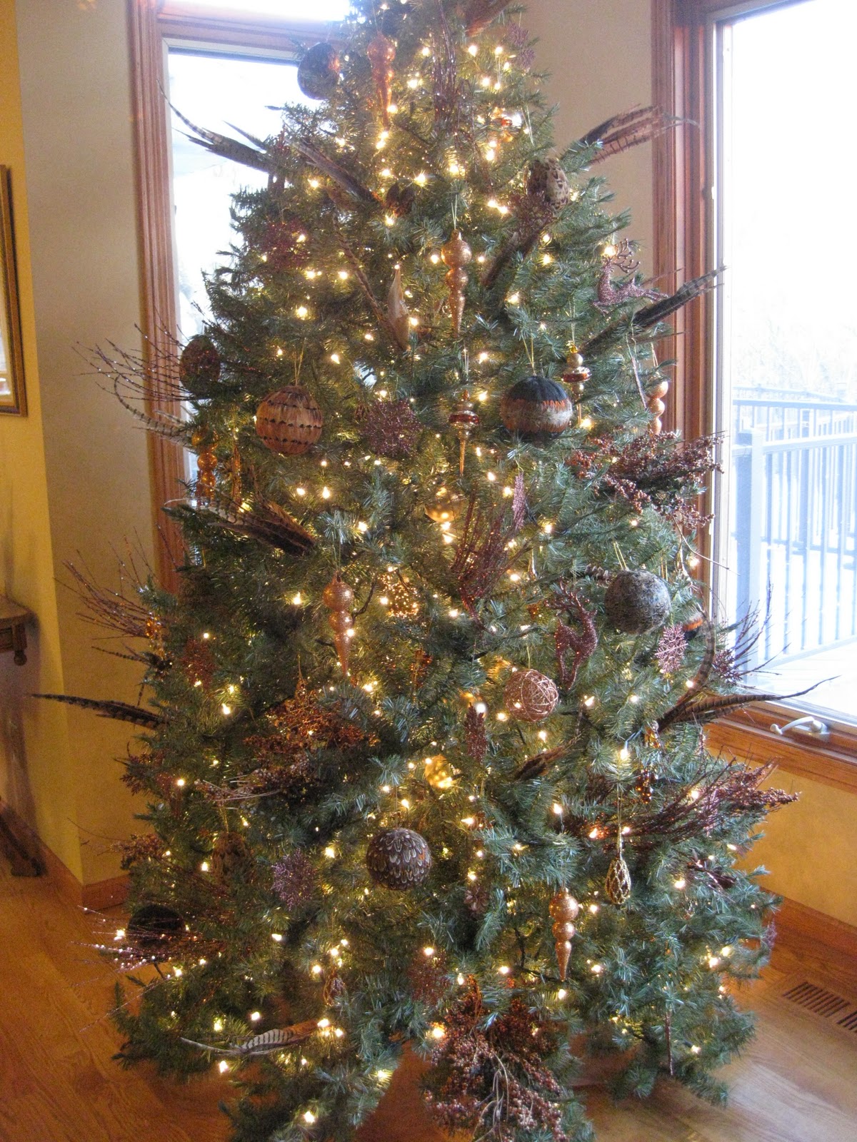 christmas-tree-with-pheasant-feathers