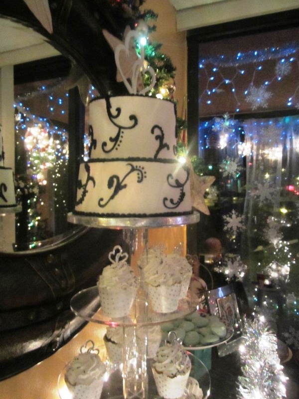 christmas-wedding-reception-decorations