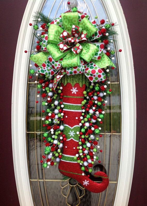christmas-stocking-wreath