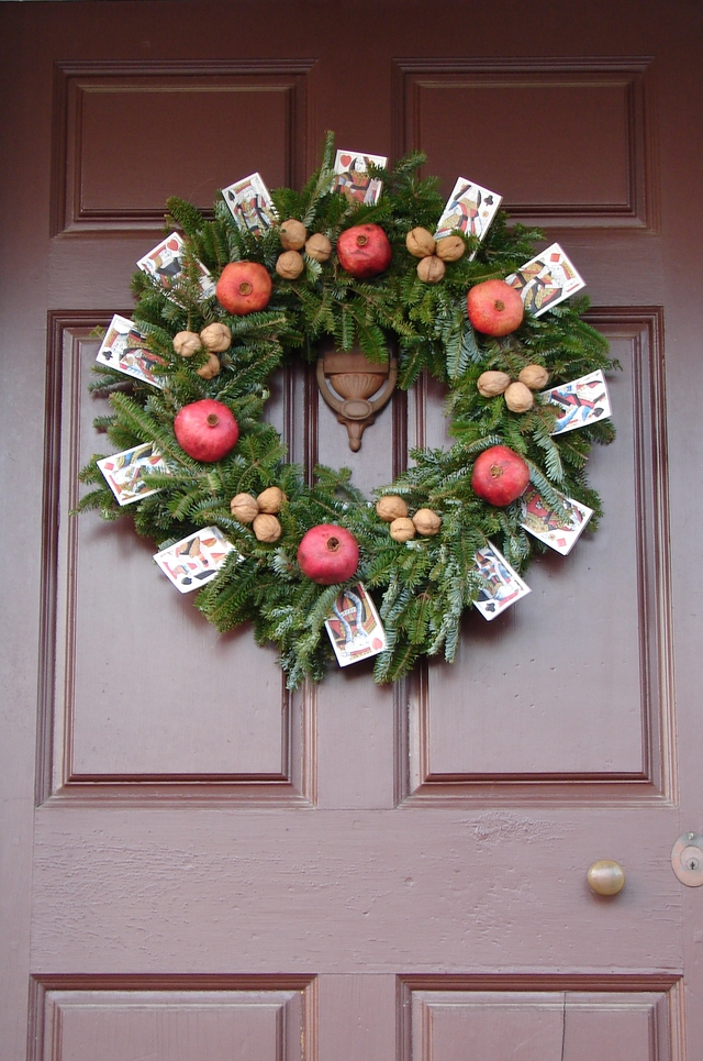 colonial-williamsburg-christmas-wreaths