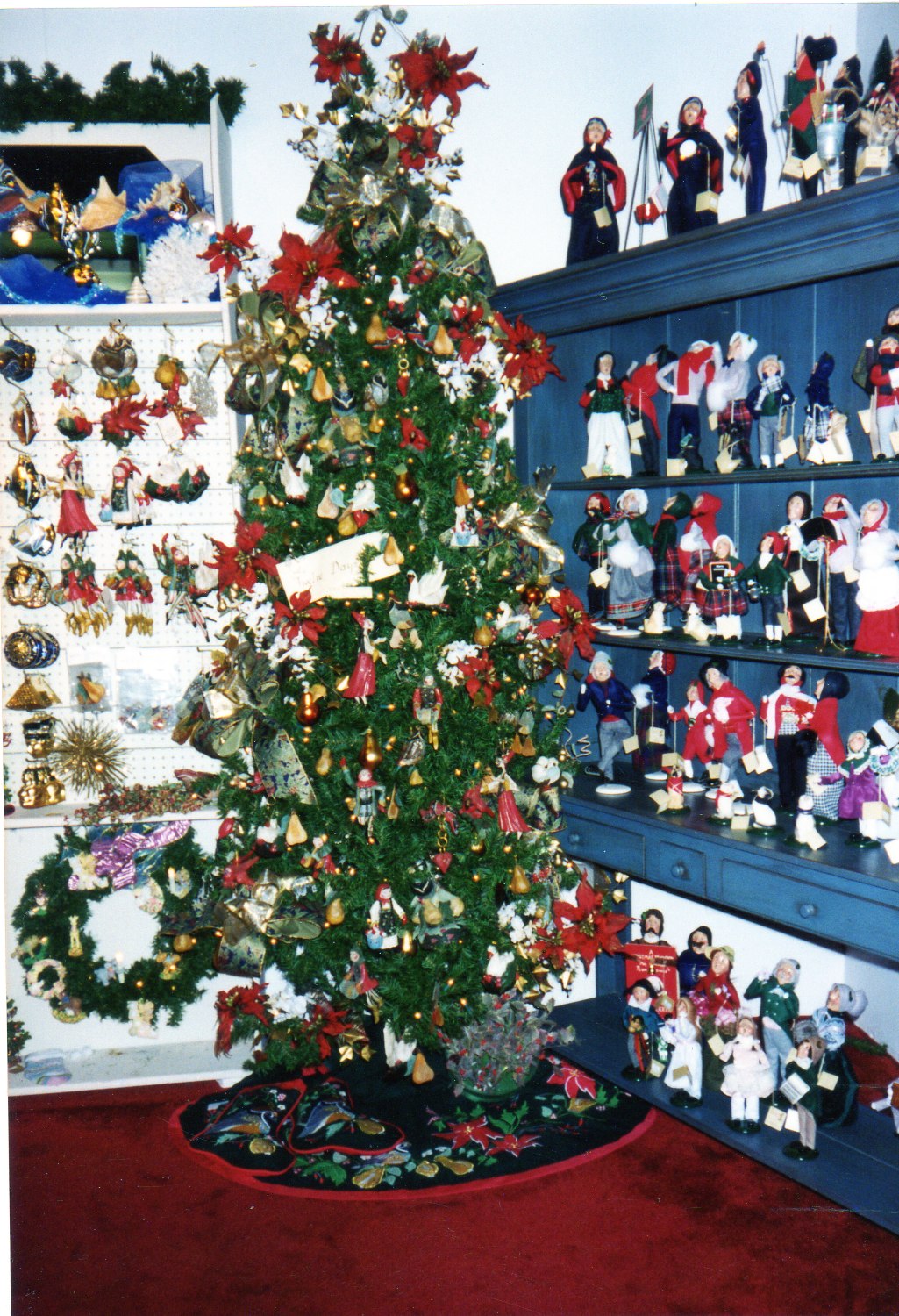 country-christmas-tree-decorating-idea-fine-design