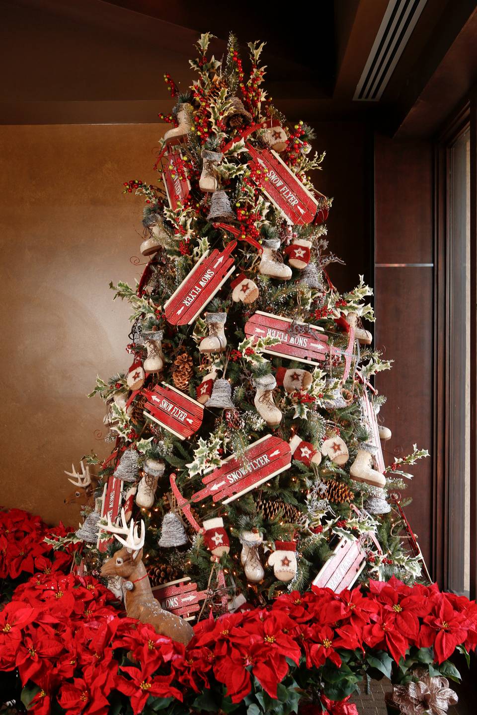 country-decorated-christmas-trees
