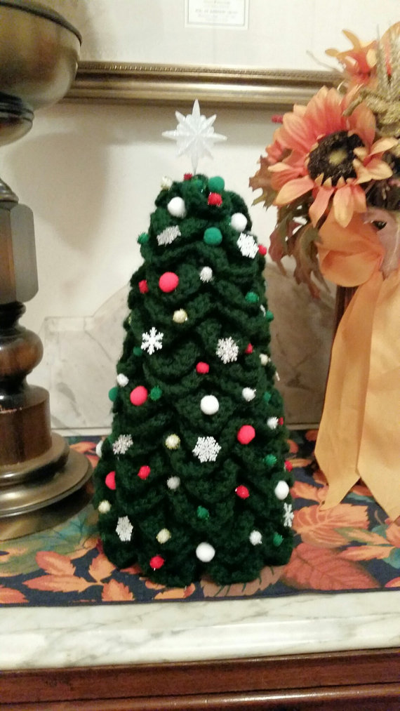 crochet-christmas-tree-decorations-fine-ideas
