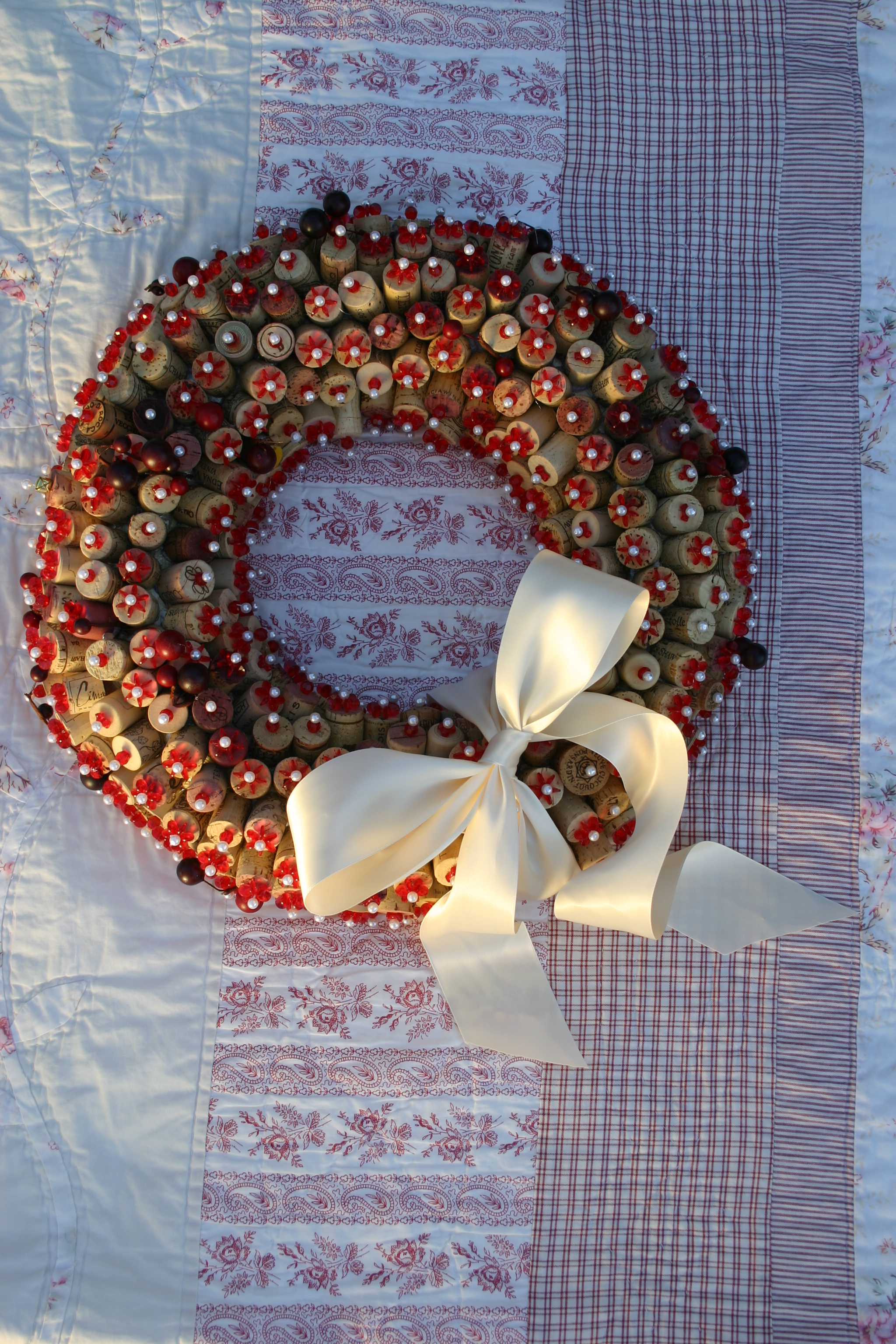 diy-wine-cork-christmas-wreath-design