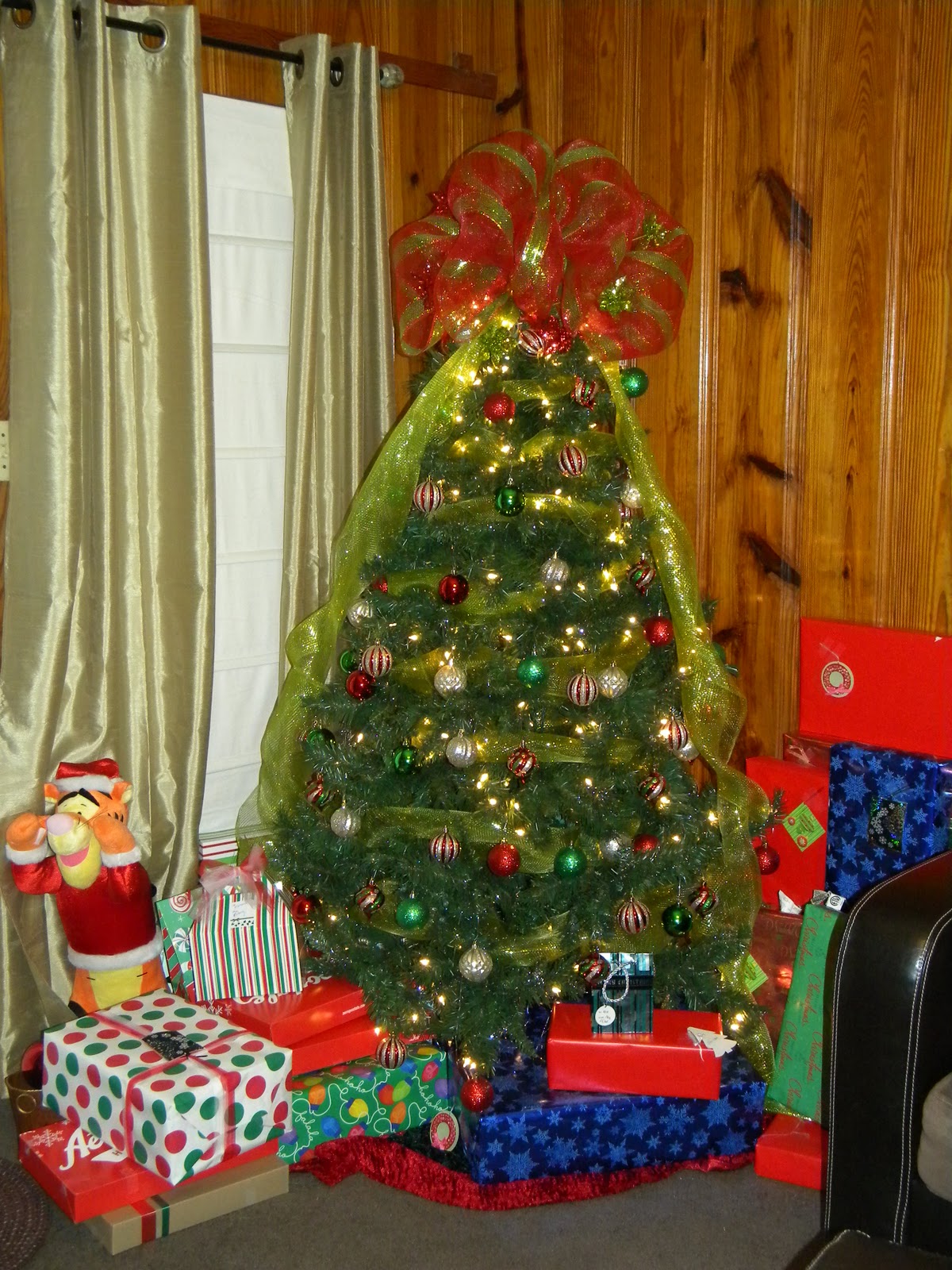 deco-mesh-christmas-tree-topper-ideas